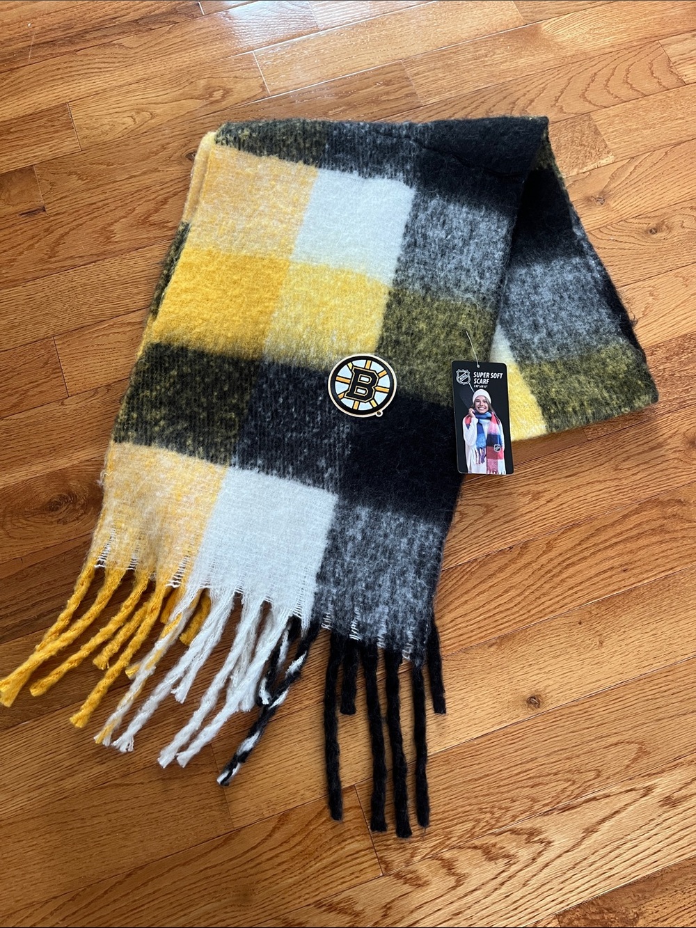 Boston Bruins Checkerboard Fringe Scarf in Yellow, Black, White, Gray